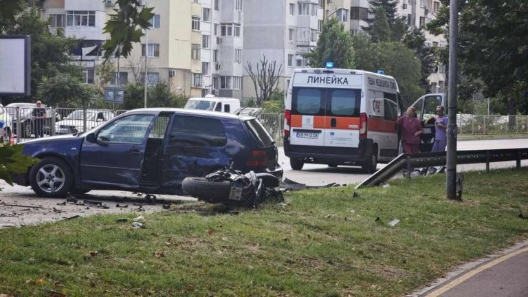 Моторист загина при тежка катастрофа на бул. "Левски" във Варна Моторист загина при тежка катастрофа на бул. "Левски" във Варна