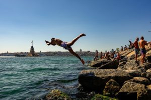 Настоящата гореща вълна е само „репетиция“ за по-тежки лета, предупреди СЗО
