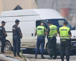 Спецакция в Габрово: Осем задържани и иззети наркотици и фалшиво евро