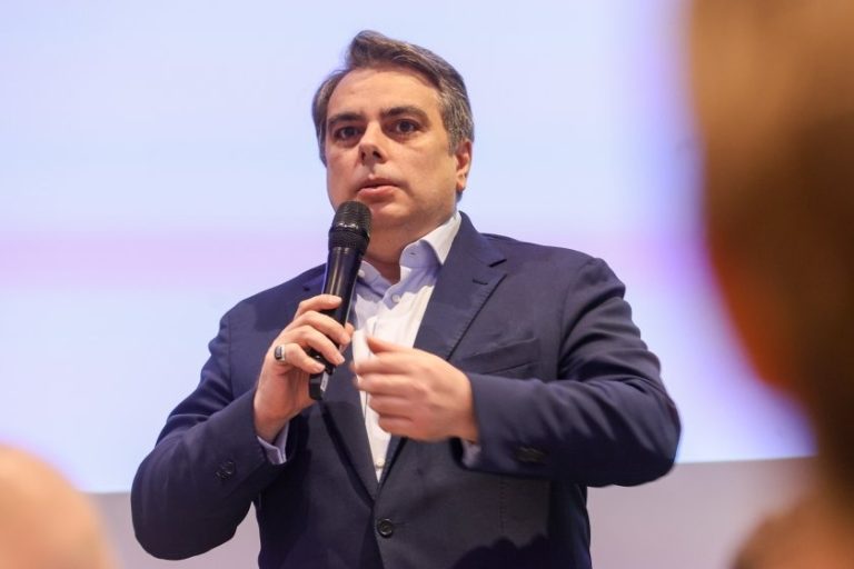 От ПП очакват мотивите на премиера за американските самолети в авиобаза "Безмер"
