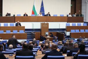 Парламентът включи в програмата си разполагането на американски самолети в база "Безмер"