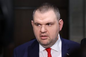 Пеевски отрича ползването на държавни пари за 227 полета с частни самолети