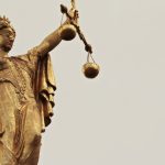 По-голяма защита при „делата-шамари“: Какво предвиждат предлаганите от правителството промени?