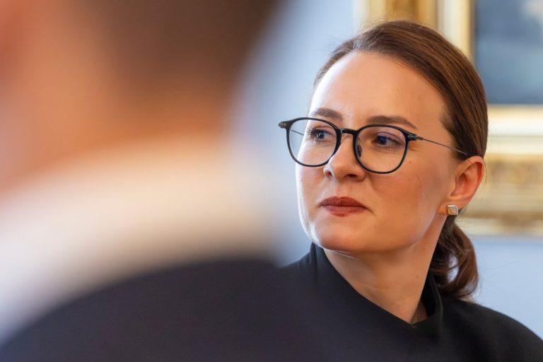 Промени в управлението на Украйна: Володимир Зеленски сменя премиера Промени в управлението на Украйна: Володимир Зеленски сменя премиера
