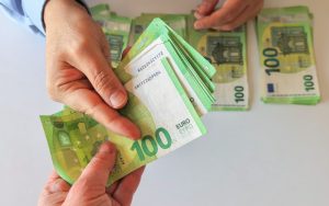 Необслужваните кредити в България достигнаха 2,2 милиарда евро според данни на БНБ