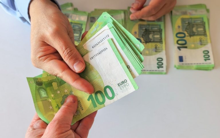 Необслужваните кредити в България достигнаха 2,2 милиарда евро според данни на БНБ Необслужваните кредити в България достигнаха 2,2 милиарда евро според данни на БНБ