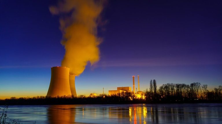 Румъния спира ядрен реактор заради критично ниското ниво на Дунав