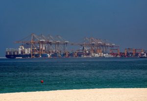 САЩ започват нови удари и пълна морска блокада срещу Иран