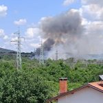 Шест екипа на пожарната гасят пламъци край комплекс Самарско знаме до Стара Загора