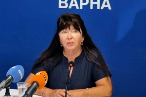 Скандалът „Баба Алино“: Уволнена шефка на кадастъра ще съди министър за клевета