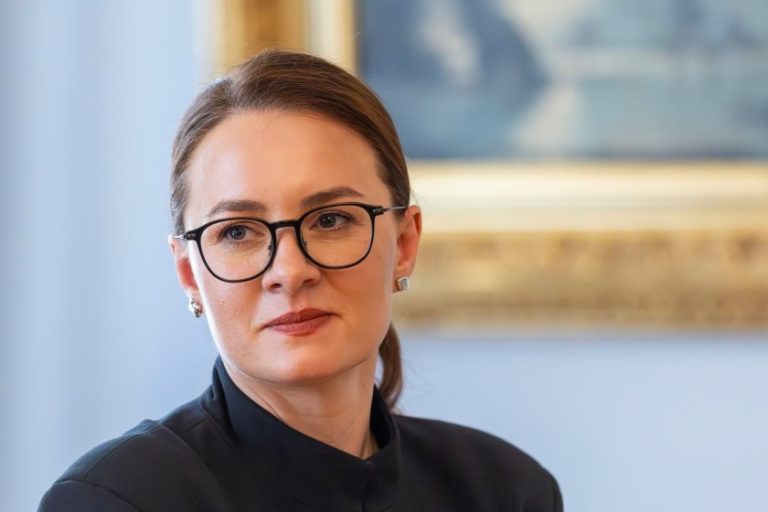 Украинската Върховна рада прие оставката на премиера Свириденко и кабинета ѝ Украинската Върховна рада прие оставката на премиера Свириденко и кабинета ѝ