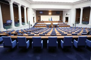 Остри сблъсъци в парламента заради Националната детска болница и обвинения в манипулация