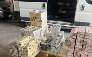 Във Варна задържаха 7600 къса цигари, укрити в три автомобила