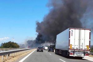 Възстановено е движението при км 88 на АМ „Тракия“ в посока Бургас след пожар на ТИР