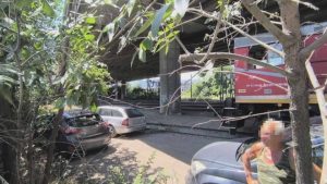 Влак спря принудително в Пловдив заради неправилно паркиран автомобил