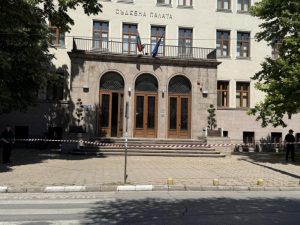 За втори пореден ден: Евакуираха Съдебната палата в Пазарджик заради нов сигнал за бомба