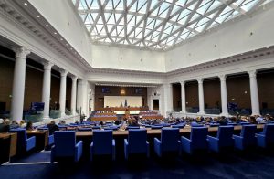 Парламентът обсъжда закриването на Комисията по досиетата: Вицепремиерът Иво Христов с остри критики