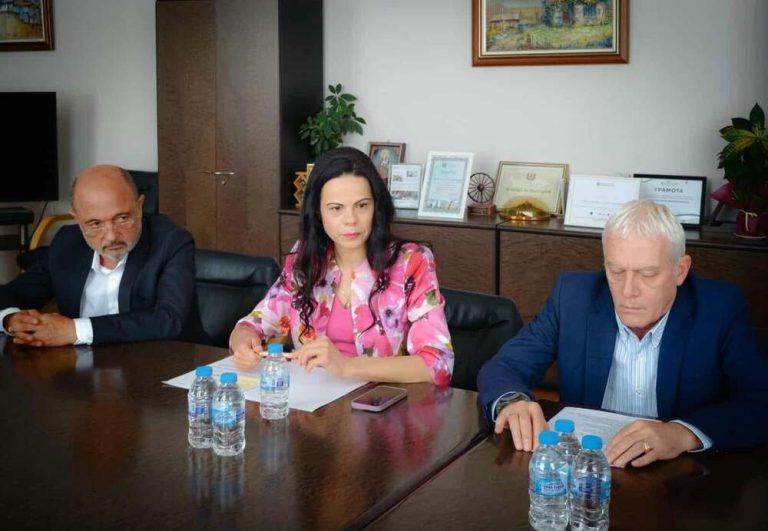 Здравният министър Катя Ивкова пристига в Силистра заради кризата в болницата