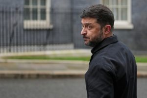 Зеленски: Украйна удари руски логистични бази и петролен обект с далекобойни оръжия