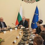 Доверието към кабинета и премиера Румен Радев спадна с 8% за два месеца