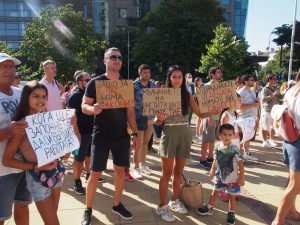 Варненци излязоха на протест срещу незаконното строителство в града