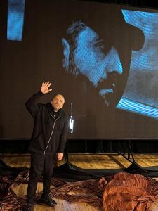 Мариус Куркински чете писма от родителите си и последната роля на Васил Банов на Аполония