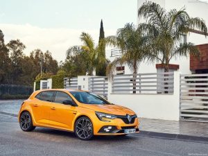 Французин купи откраднато Renault, регистрирано на името на Еманюел Макрон