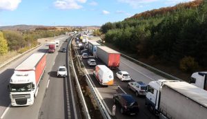 Армията на тираджиите: Криза за 5000 шофьори в транспортния бранш