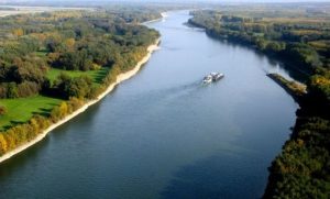 Критично маловодие по Дунав: Корабоплаването в Сърбия и България е пред сериозна криза
