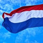 Защо забраните не спират нелегалния хазарт, а го правят по-видим за потребителите?
