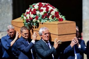 Италия се сбогува с великия Франко Барези в ден на национален траур