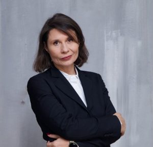 Елисавета Белобрадова: Кандидатът срещу Радев трябва да бъде подкрепен скромно от ПП-ДБ, за да не му навредим