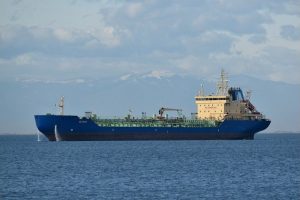 Екологична катастрофа към Оман: Петрол от руски сенчест флот замразв protected морски резерват