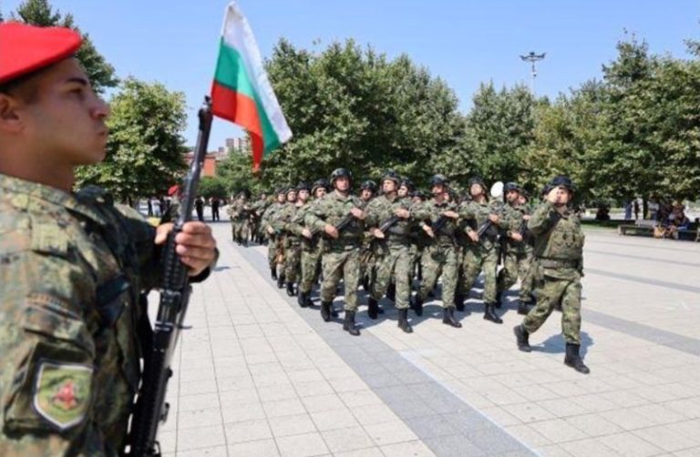 Плевен посрещна българските военни от мисията KFOR в Косово Плевен посрещна българските военни от мисията KFOR в Косово