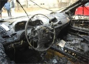Автомобил изгоря край Несебър, пламъците засегнаха още шест коли