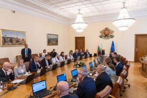 След три месеца правителството „Радев“ приема управленска програма за ускорена икономика