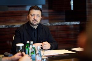 Зеленски пред Си Ен Ен: Моля САЩ да ни продадат 5% от ракетите прихващачи