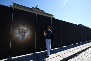 Артинсталация напомня за 65 г. от изграждането на Берлинската стена