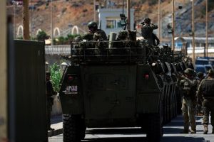 Испания и Мароко засилиха охраната на Сеута след нови призиви за преминаване на границата (Снимки)