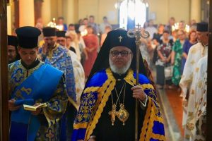 На Успение Богородично митрополит Киприан служи в Казанлък