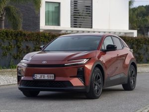 Тест: Електрическият Toyota C-HR+ минава 27 км при изтощена батерия