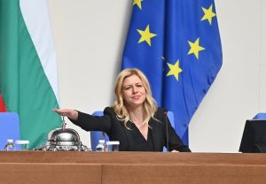 Над 1,8 млн. евро взеха партиите за първите 2 месеца живот в парламента (Графика)