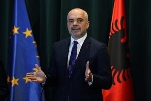 Протестите срещу проект за луксозен курорт в Албания продължават