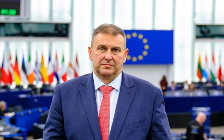 Емил Радев: Европа няма единен подход към затлъстяването, но проблемът засяга милиони Емил Радев: Европа няма единен подход към затлъстяването, но проблемът засяга милиони