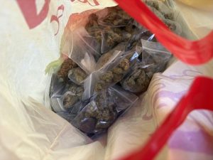 Задържаха двама със 100 кг марихуана в Бургас