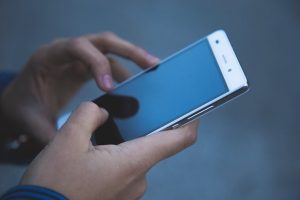 Гръцката полиция предупреждава за нова вълна от SMS измами за неплатени пътни глоби