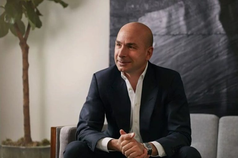 Компанията на собственика на „Левски“ Атанас Бостанджиев финансира закупуването на английски клуб Компанията на собственика на „Левски“ Атанас Бостанджиев финансира закупуването на английски клуб