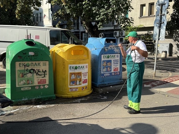Започва почистването на съдовете за отпадъци от опаковки в Русе и населените места от общината Започва почистването на съдовете за отпадъци от опаковки в Русе и населените места от общината