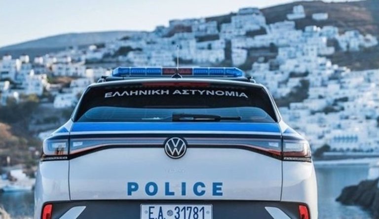 Мъртво бебе е открито в куфар в апартамент в Атина Мъртво бебе е открито в куфар в апартамент в Атина