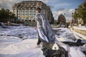 Френският творец JR представя нова мащабна инсталация във Ватикана